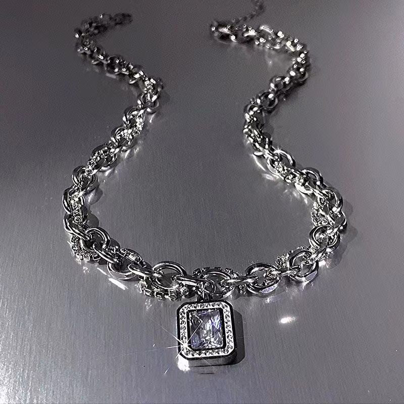 ハイエンドペンダントネックレス M0443