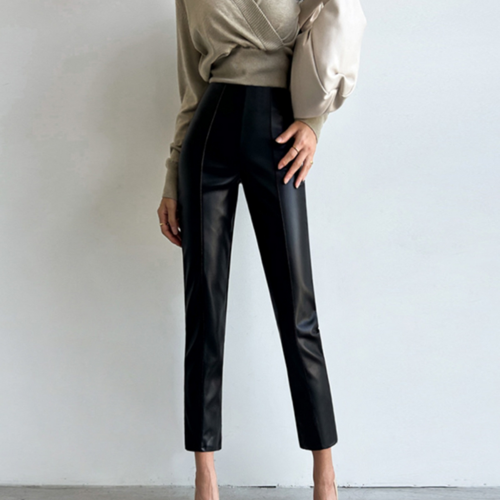 PUレザータイプ9分丈パンツ A0503