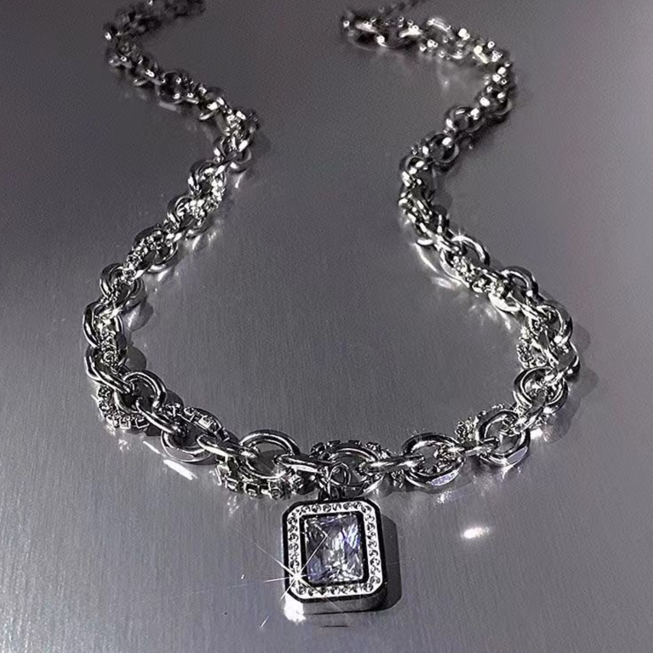 ハイエンドペンダントネックレス M0443