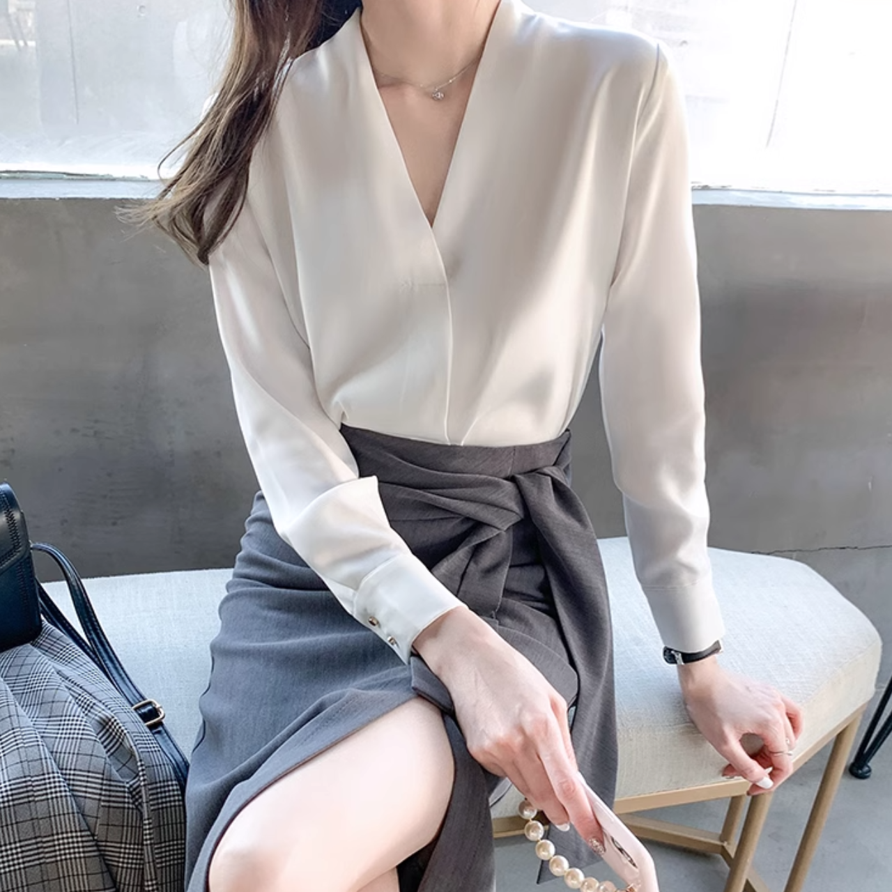Vネックシフォンシャツ A0918