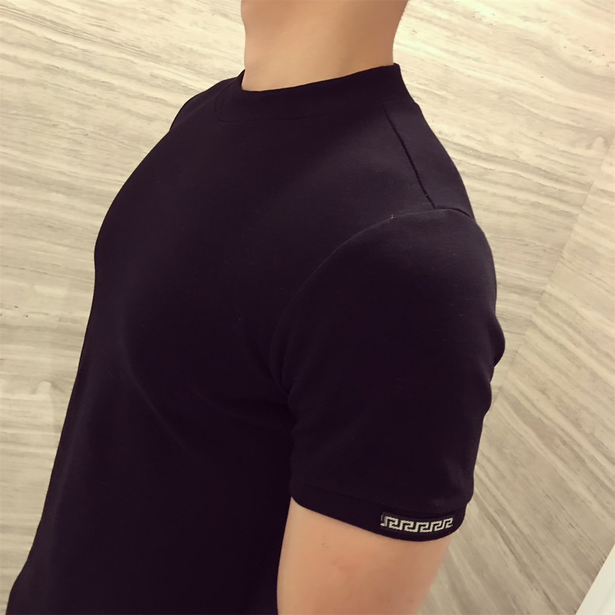プレミアムコットンスリムフィットクルーネックTシャツ M1060