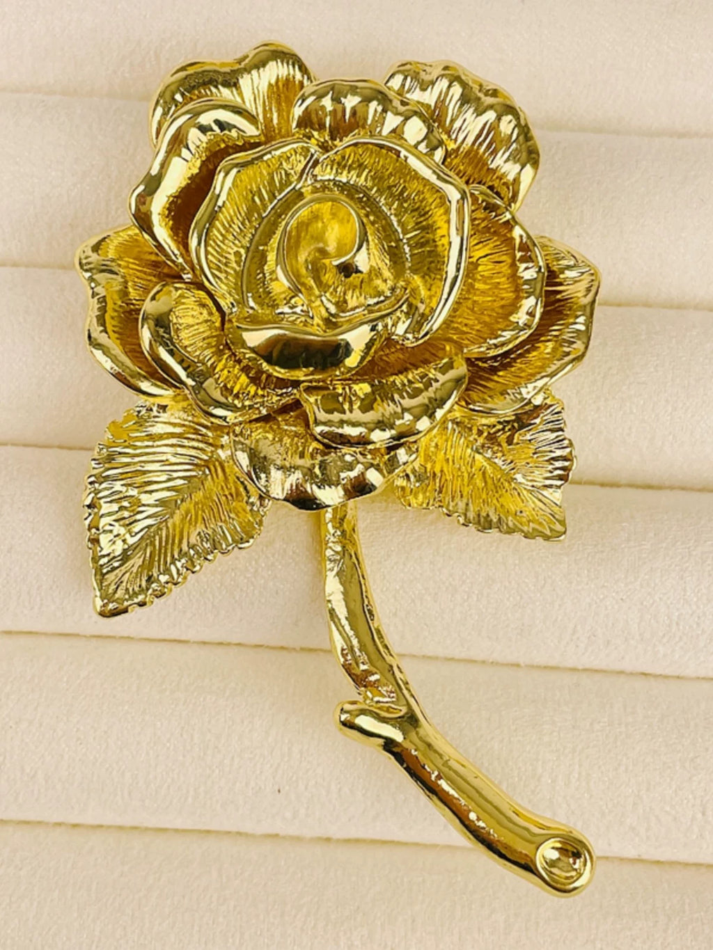 Budding multi-layered rose brooch, classical cool wind corsage, Maillard pin, New Year's series clothing